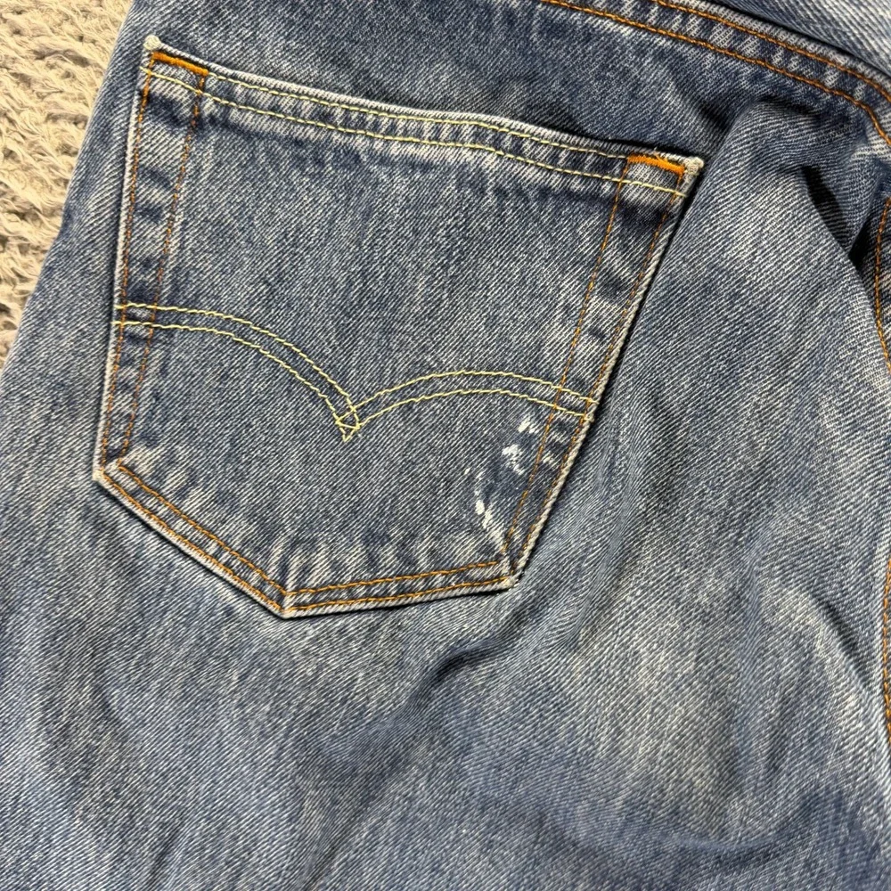 Levis before purchasing